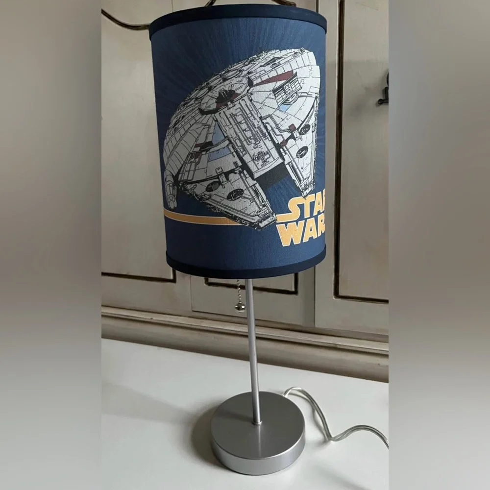 Star Wars Millennium Falcon table top plug in lamp light kids room decor